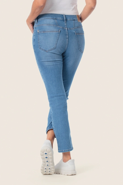 Alissa slim straight fit