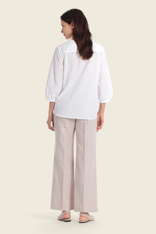 Blouse met borduurmotief