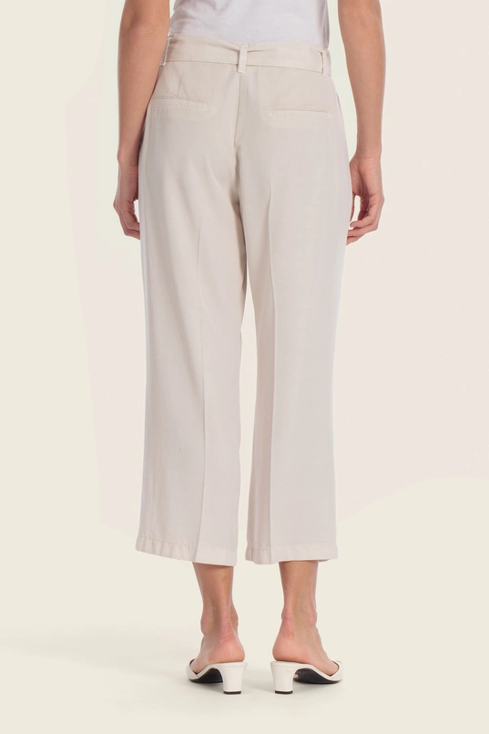 Broek met strikceintuur