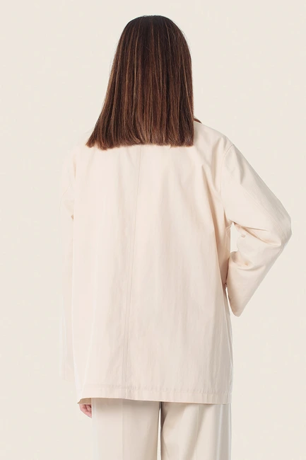Minimalistische utility jas