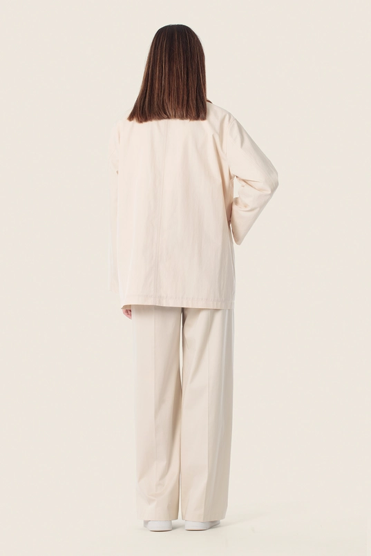 Minimalistische utility jas