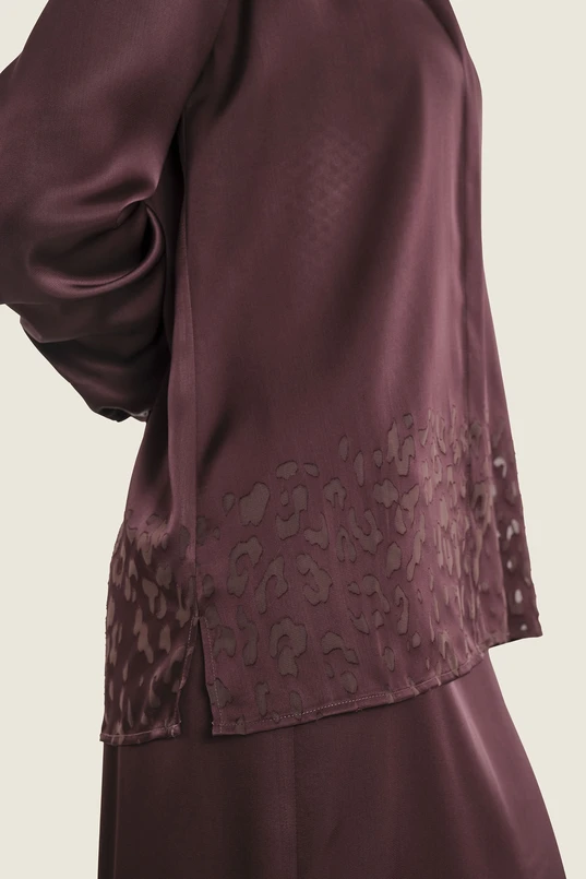 Satijnen blouse met bloemendetail