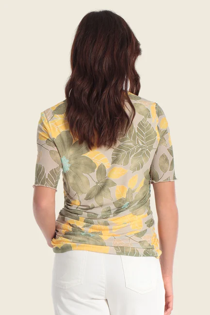 Top met botanische print