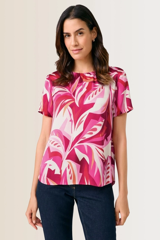 Top met expressieve print
