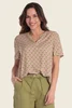 Top met grafische print