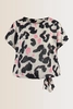 Top met print en strikdetail