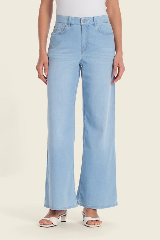 Wide leg denim jeans