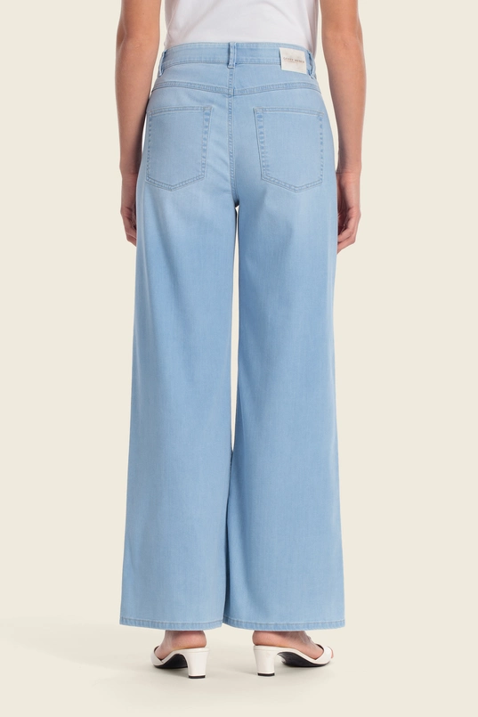 Wide leg denim jeans